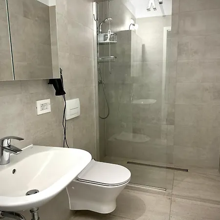 Apartment 4friendscoresibrasov Red